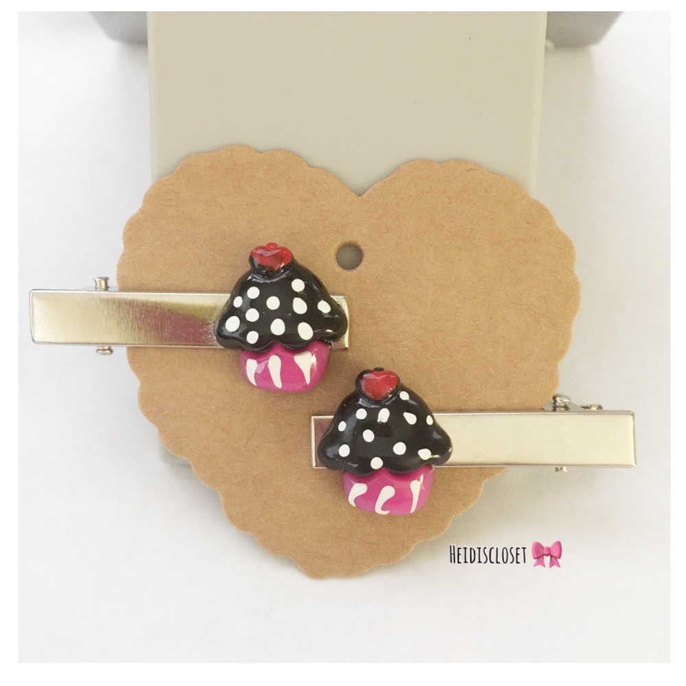 Cupcake Hair Clips. 3/$18 🍂